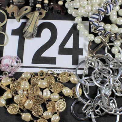 LOT#124J: Costume Jewelry Lot #3