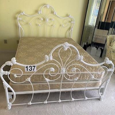 LOT#137MB: Contemporary Queen Iron Bed by Elliotts Designs Incorporated