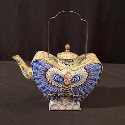 LOT#220LR: Decorative Butterfly Tea Pot