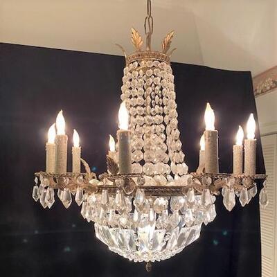 LOT#249K: Hollywood Regency Style 10 candle chandelier
