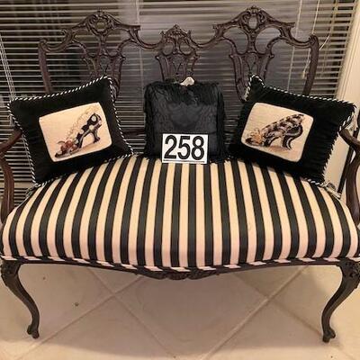 LOT#258K: Victorian Loveseat w/ Decorative Pillows