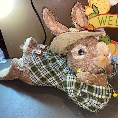 Lot 510 - Easter Decor