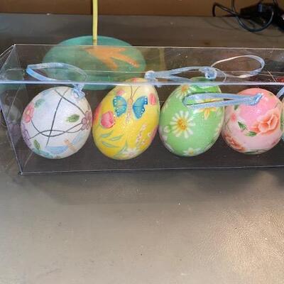 Lot 512 - Easter Decor