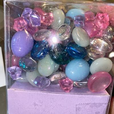 Lot 512 - Easter Decor