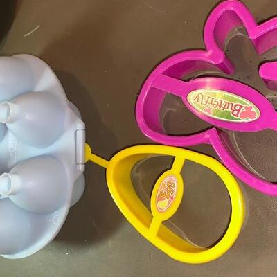 Lot 515 - Baking items