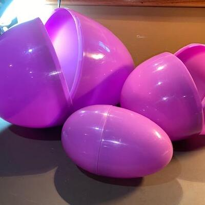 Lot 517 - easter eggs