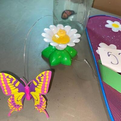 Lot 521- - Summer decor
