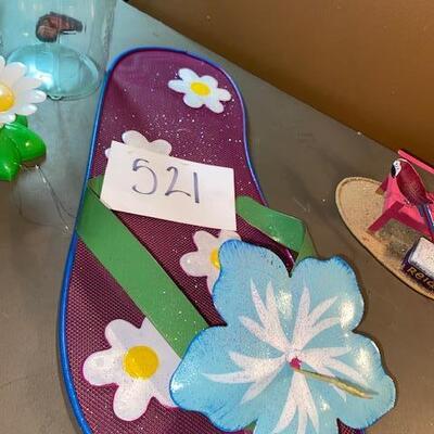 Lot 521- - Summer decor