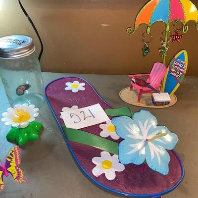 Lot 521- - Summer decor