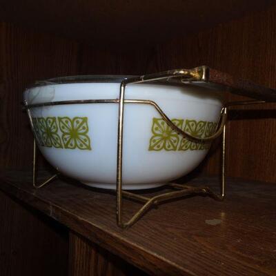 1972 Vintage Pyrex Bowl or Casserole with Lid and Stand, Teak Wood Handles, good condition 