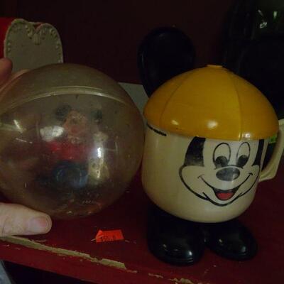 Mickey Mouse Collectible Sippy Cup & Plastic Ball by Preschool Toys 