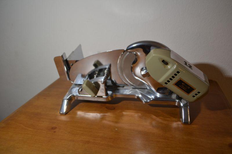LOT 12 VINTAGE RIVAL ELECTRIC FOOD SLICER