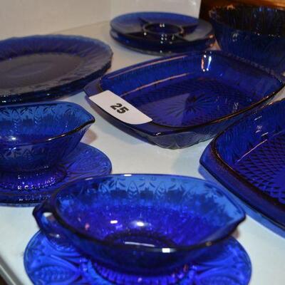 LOT 25 BLUE GLASSWARE GROUPING