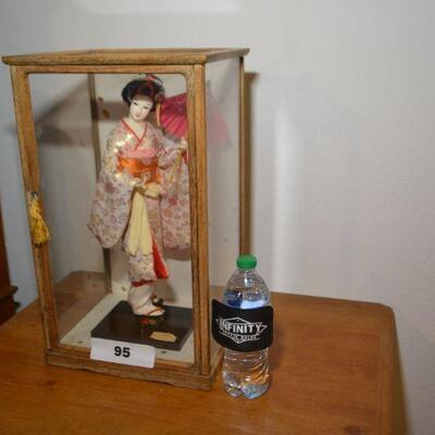 LOT 95 VINTAGE JAPANESE DOLL IN GLASS DISPLAY CASE