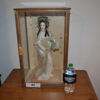 LOT 97 VINTAGE JAPANESE DOLL IN GLASS DISPLAY CASE