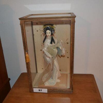 LOT 97 VINTAGE JAPANESE DOLL IN GLASS DISPLAY CASE
