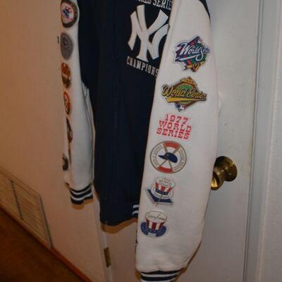 LOT 112 NY YANKEE WORLD SERIES JACKET IN GREAT CONDITION