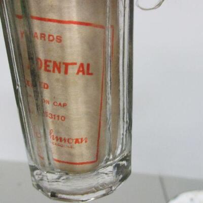 Lot 145 - Home Decor Items - Vintage Tonka Apollo Minnesota Toaster Vintage Johnson And Johnson Dental Floss Glass Jar