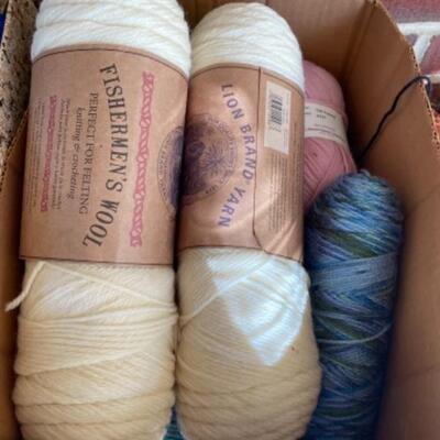 I675 Lot of Yarn for Knitting or Crocheting 