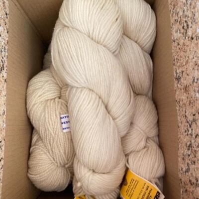I676 Lot of vintage Wool Brunsana Yarn 