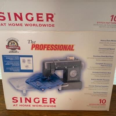H684 Like New In Box Professional Singer Sewing Machine HD110 