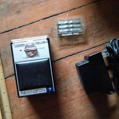 Vintage Remington 7 Shaver with original case