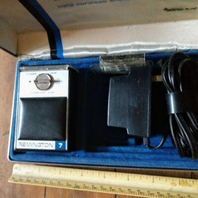 Vintage Remington 7 Shaver with original case