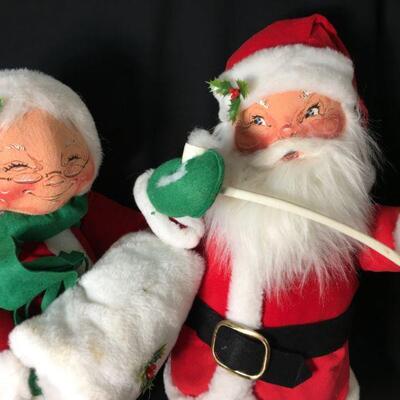 Lot 6: Pair of large Annalee Santa Claus and Mrs. Claus Christmas Decorations