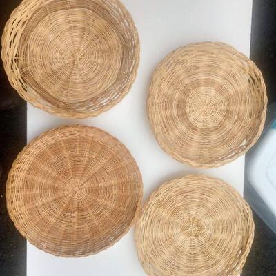 Picnic Wicker Paper Plate Holders