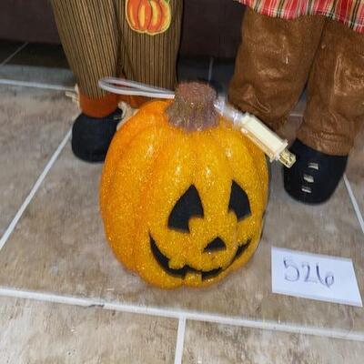 Lot 526 - Fall decor