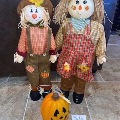 Lot 526 - Fall decor