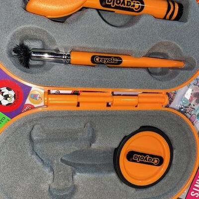 Lot 528 - Crayola items and stickers