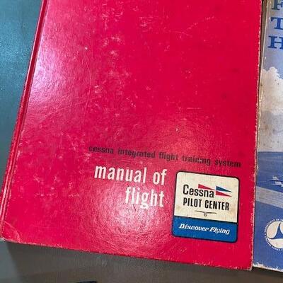 Lot 529 - Flight books