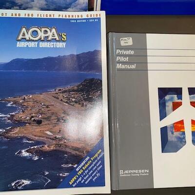 Lot 530 - Flight books