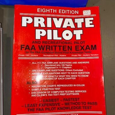 Lot 530 - Flight books