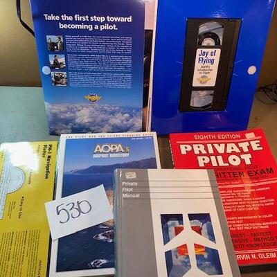 Lot 530 - Flight books