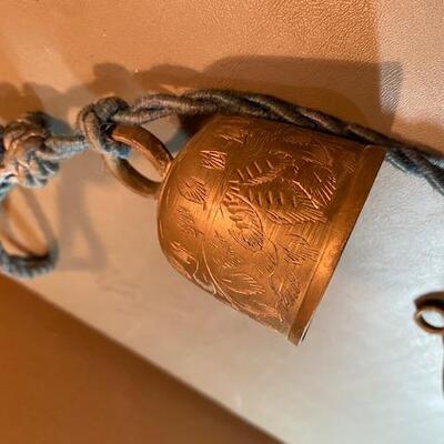 Lot 532 - Brass chimes