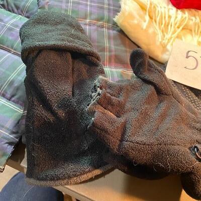 Lot 536 - Adult winter wear