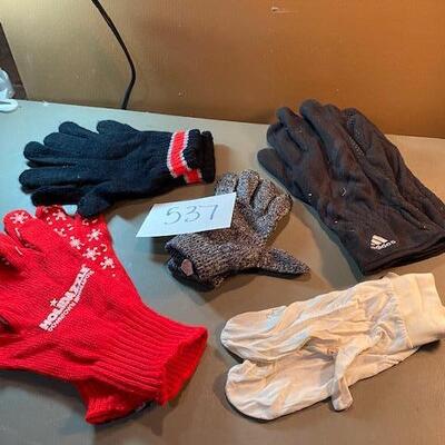 Lot 537 - Adult winter wear