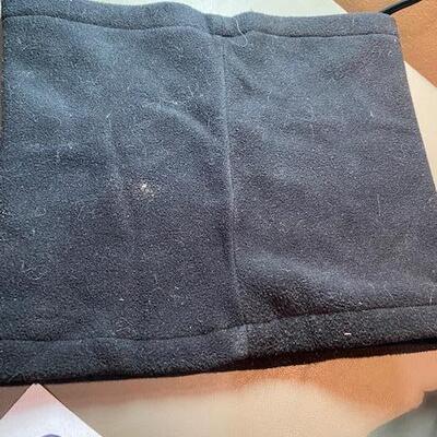 Lot 539 - Columbia hat and fleece neck Gaiter