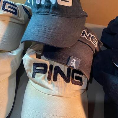 lot 542 - Golf hats