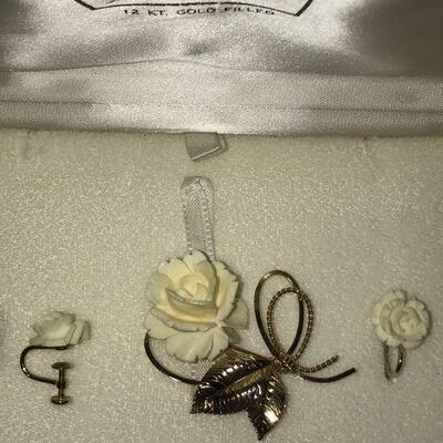 Signed Van Dell Vintage Jewelry Pin & Screw on earring st