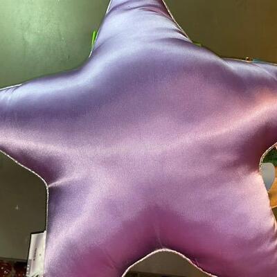 Lot 549 - Disney Items
