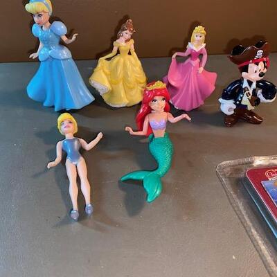 Lot 558 - Disney items