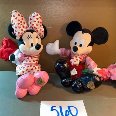Lot 560 - Mickey Mouse and Minnie Valentine couple