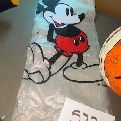 Lot 572 -  Disney items