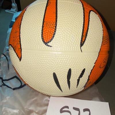 Lot 572 -  Disney items