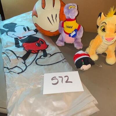 Lot 572 -  Disney items