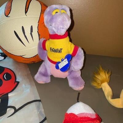 Lot 572 -  Disney items
