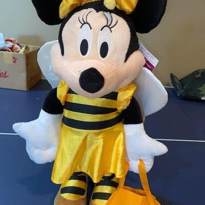 Lot 575 - Minnie Mouse Halloween